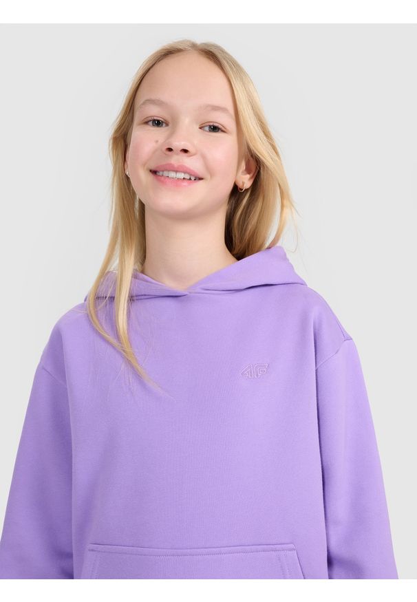 4f - 4F Bluza dresowa nierozpinana z kapturem dziewczęca - fioletowa 146 (10-11 lat). Okazja: na co dzień. Typ kołnierza: kaptur. Kolor: fioletowy. Materiał: dresówka. Wzór: ze splotem, gładki. Sezon: lato. Styl: casual, sportowy