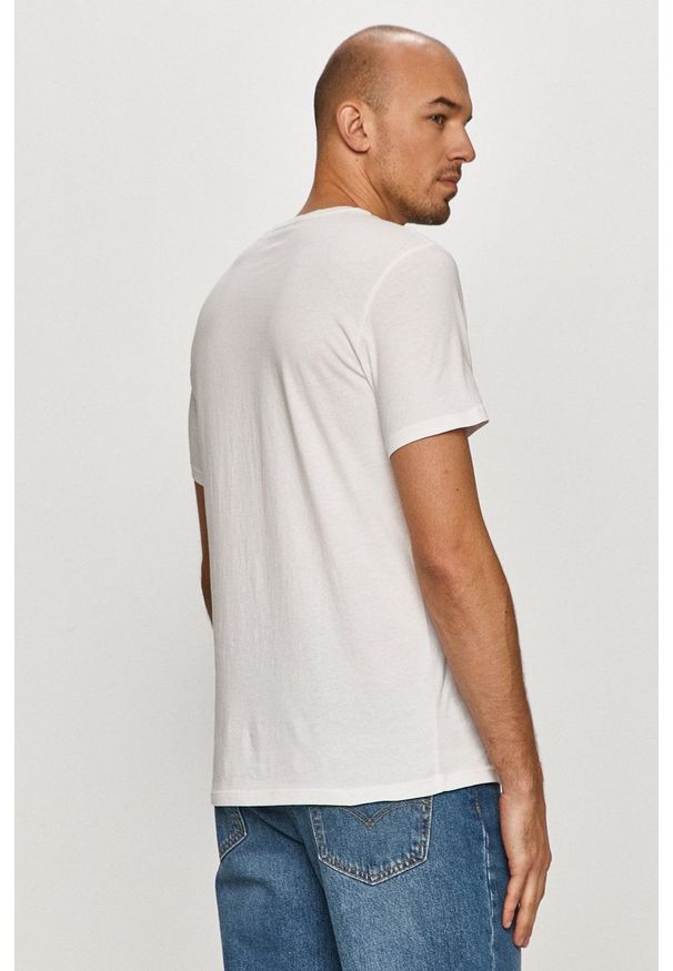Guess - T-shirt. Okazja: na co dzień. Kolor: biały. Wzór: nadruk. Styl: casual
