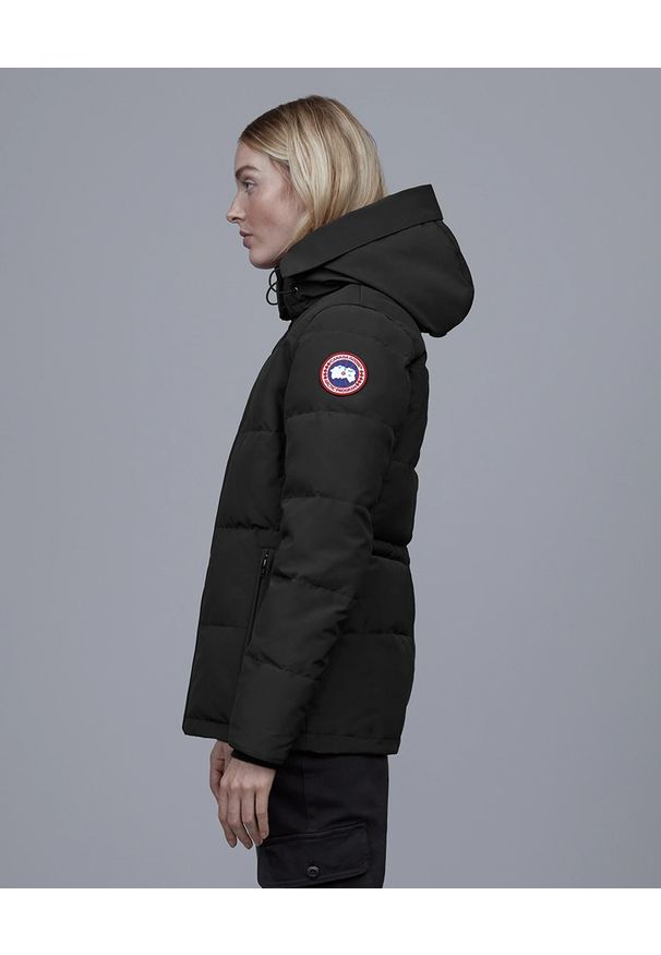 Czarna kurtka puchowa CANADA GOOSE klasyczna z aplikacjami na