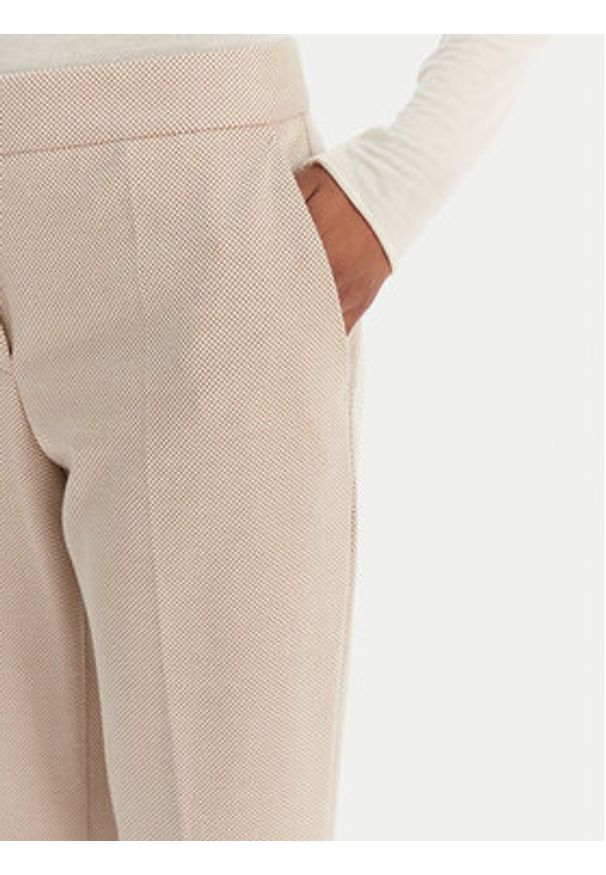 BOSS Spodnie materiałowe Tapria 50555740 Beżowy Slim Fit. Kolor: beżowy. Materiał: syntetyk