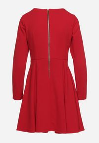 Born2be - Czerwona Elegancka Sukienka o Rozkloszowanym Kroju Temitonia. Kolor: czerwony. Długość rękawa: długi rękaw. Styl: elegancki