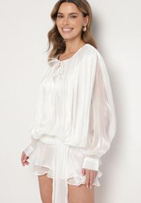 Born2be - Biała Sukienka o Bufiastym Kroju z Falbanami Trenem i Wiązaniem Lunalina. Kolor: biały. Styl: elegancki, klasyczny #3