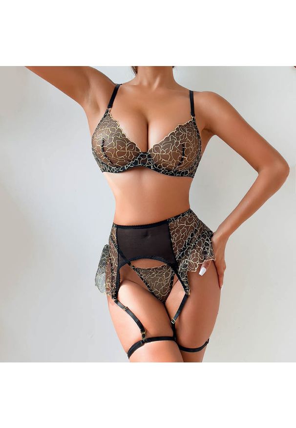 Intica - Komplet bielizny z falbanami z eleganckimi detalami Brocha. Kolor: czarny. Materiał: tkanina