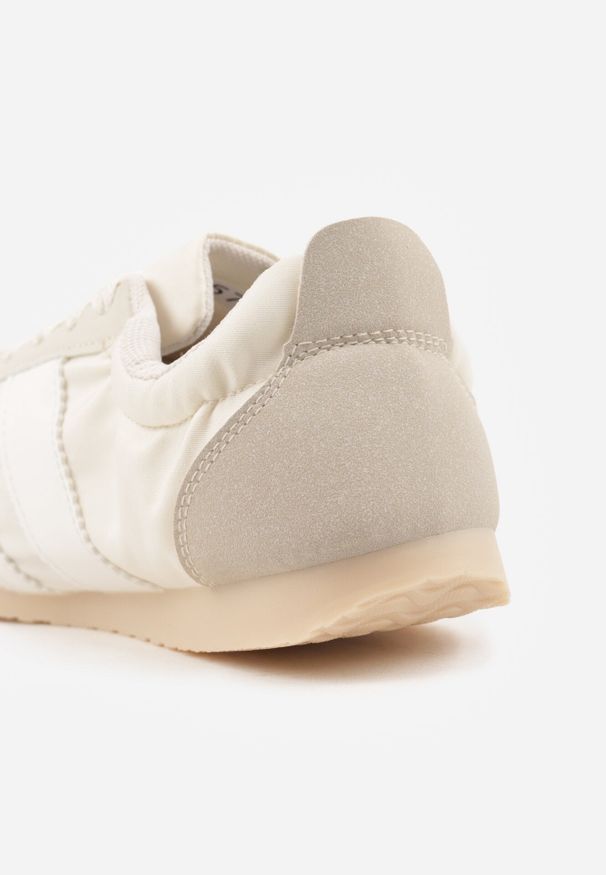 Born2be - Beżowe Sneakersy Kultowe Tenisówki z Marszczeniem przy Pięcie Rhodophine. Okazja: na co dzień. Kolor: beżowy. Materiał: jeans. Szerokość cholewki: normalna. Wzór: gładki