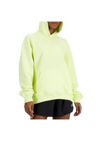 Bluza New Balance WT41537LLT - zielona. Okazja: na co dzień. Kolor: zielony. Materiał: materiał, bawełna, dresówka, prążkowany. Styl: casual, klasyczny