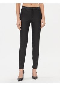 Vero Moda Spodnie materiałowe 10221336 Czarny Slim Fit. Kolor: czarny. Materiał: wiskoza