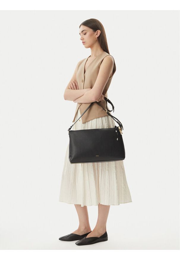 Furla Torebka Debby M WB02006 BX3353 CN O6000 Czarny. Kolor: czarny. Materiał: skórzane