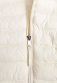 Born2be - Jasnobeżowa Klasyczna Kurtka Przejściowa z Pikowaniem i Odpinanym Kapturem Pretiella. Okazja: na spacer, na co dzień. Kolor: beżowy. Materiał: jeans, nylon. Styl: klasyczny #7