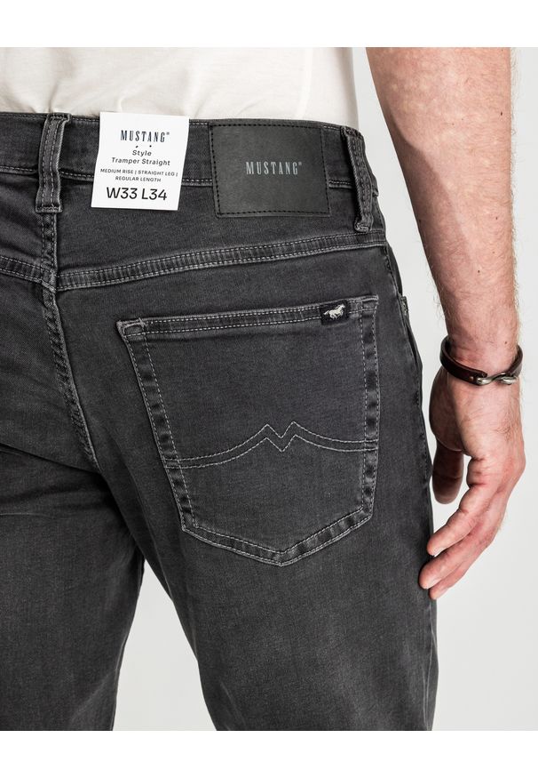 Mustang - Męskie Spodnie Jeansowe MUSTANG Tramper Straight Denim Black 1016083 4000 803