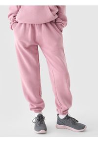 4f - 4F Spodnie dresowe joggery dziewczęce - różowe 140 (9-10 lat). Okazja: na co dzień. Kolor: różowy. Materiał: dresówka. Wzór: gładki, napisy, ze splotem. Sezon: lato. Styl: sportowy, casual, młodzieżowy #2