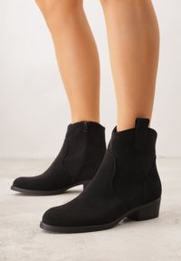 Renee - Czarne Ażurowe Botki na Słupku Typu Kowbojki Iolerine. Okazja: na co dzień. Kolor: czarny. Materiał: jeans. Wzór: ażurowy. Obcas: na słupku. Styl: casual #5