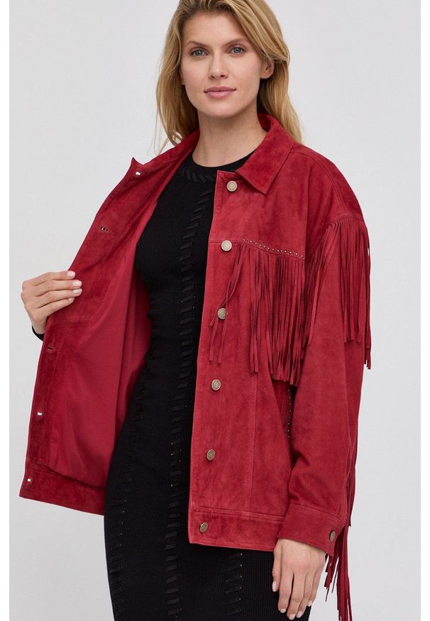 Guess Kurtka zamszowa kolor czerwony przejściowa. Okazja: na co dzień. Kolor: czerwony. Materiał: zamsz. Styl: casual