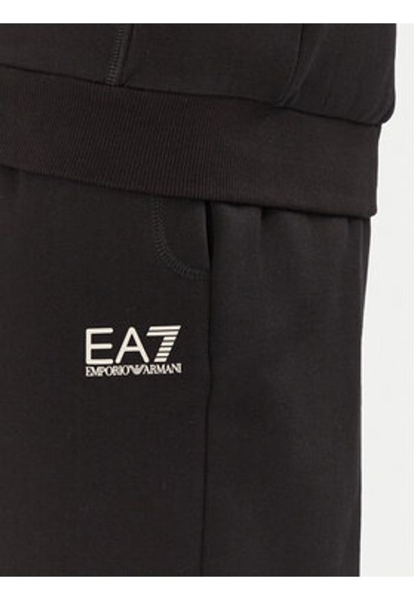 EA7 Emporio Armani Dres 7M000243 AF10377 MC156 Czarny Regular Fit. Kolor: czarny. Materiał: bawełna