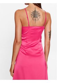 YAS Sukienka koktajlowa 26031521 Różowy Regular Fit. Kolor: różowy. Materiał: syntetyk. Styl: wizytowy #3