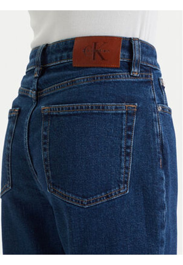 Calvin Klein Jeans Jeansy LV047F492G Niebieski Mom Fit. Kolor: niebieski
