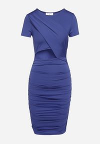 Born2be - Granatowa Sukienka Dopasowana z Marszczeniem i Wycięciem Laciann. Kolor: niebieski. Wzór: aplikacja. Styl: elegancki #7