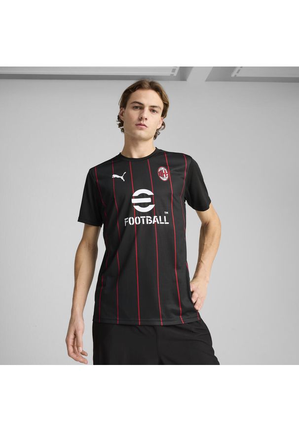 Puma - Męska koszulka przedmeczowa AC Milan PUMA Black For All Time Red. Kolor: wielokolorowy, czarny, czerwony. Sport: piłka nożna