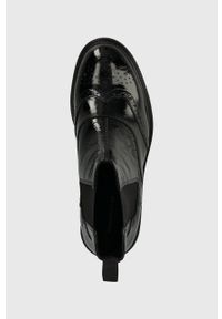Vagabond Shoemakers sztyblety skórzane AMINA damskie kolor czarny na płaskim obcasie 5603.160.20. Kolor: czarny. Materiał: skóra. Obcas: na obcasie. Wysokość obcasa: niski #5