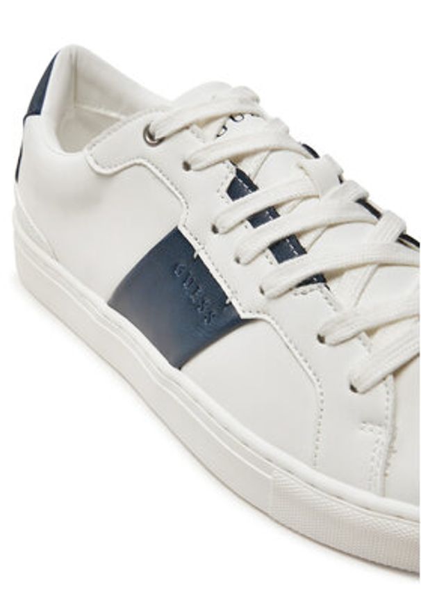 Guess Sneakersy Todi Carryover FMTTOD ELE12 Biały. Kolor: biały. Materiał: skóra
