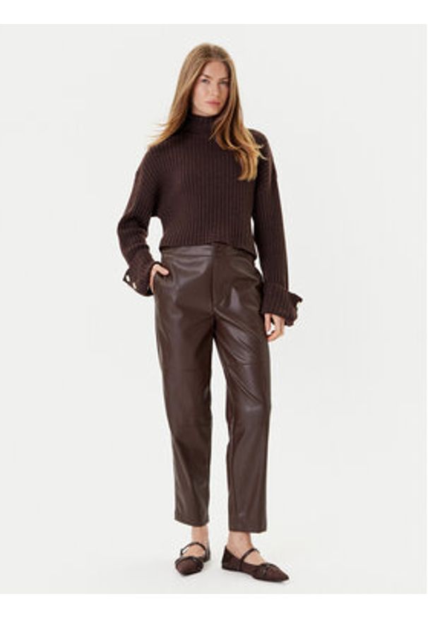 TwinSet - TWINSET Spodnie z imitacji skóry 252TP2091 Brązowy Straight Fit. Kolor: brązowy. Materiał: skóra