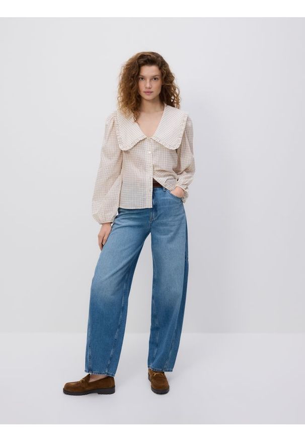 Reserved - Bluzka z ozdobnym kołnierzem - złamana biel. Materiał: bawełna