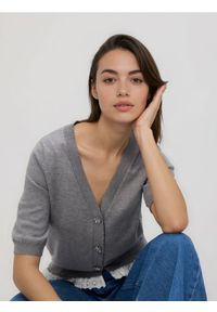 Reserved - Kardigan z ozdobnymi guzikami - szary. Kolor: szary. Materiał: wiskoza, dzianina #1
