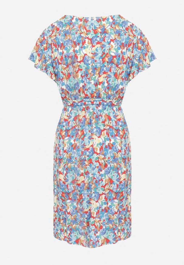 Born2be - Niebiesko-Czerwona Sukienka Midi z Wiskozowej Tkaniny w Kwiaty Relas. Typ kołnierza: dekolt kopertowy. Kolor: niebieski. Materiał: tkanina, wiskoza. Długość rękawa: krótki rękaw. Wzór: kwiaty. Typ sukienki: kopertowe. Styl: wakacyjny. Długość: midi