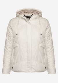 Born2be - Jasnobeżowa Kurtka Pikowana z Kapturem Karbia. Okazja: na co dzień. Typ kołnierza: kaptur. Kolekcja: plus size. Kolor: beżowy. Styl: casual, elegancki #2