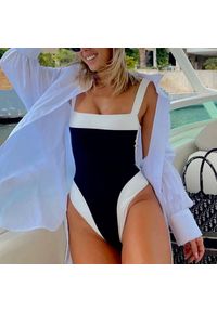 Intica - Jednoczęściowy strój kąpielowy minimalistyczny na plażę i basen Engelien. Kolor: czarny. Materiał: materiał #8