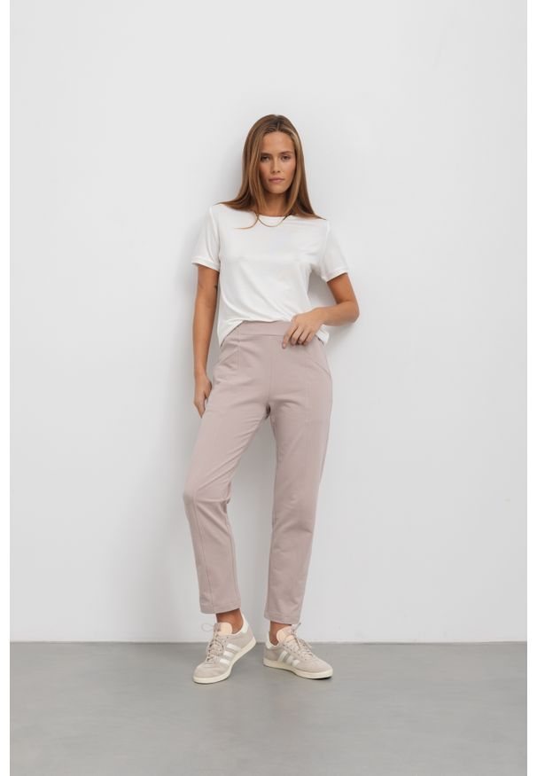 SPODNIE CHER CAFFE LATTE XS - Flawless. Okazja: na co dzień. Materiał: dzianina, skóra, guma, bawełna. Styl: casual, sportowy