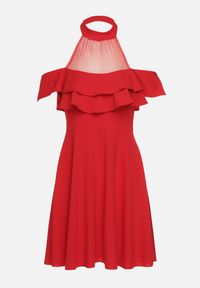 Born2be - Czerwona Rozkloszowana Sukienka z Dekoltem ze Stójką i Siateczką Prantia. Okazja: na imprezę. Typ kołnierza: kołnierzyk stójkowy. Kolor: czerwony. Styl: elegancki #7