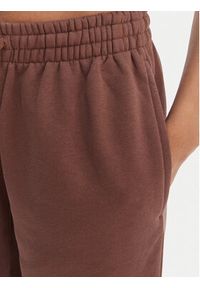 Reebok Spodnie dresowe Cl Ae Pant 100202799 Brązowy Regular Fit. Kolor: brązowy. Materiał: bawełna #4