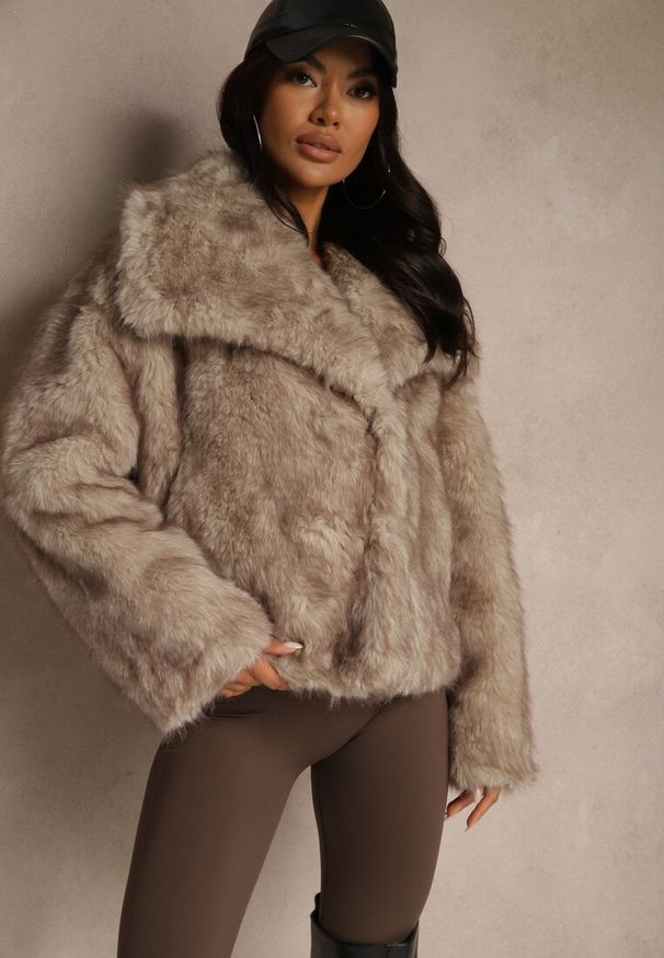Renee - Beżowa Futerkowa Kurtka Dwurzędowa z Szerokim Kołnierzem Fesandrea. Okazja: na co dzień. Kolor: beżowy. Materiał: jeans. Styl: casual