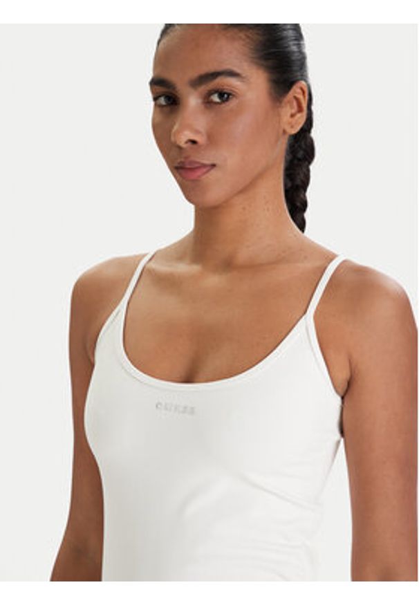 Guess Top V6RP14 KD952 Écru Slim Fit. Kolor: kremowy. Materiał: syntetyk