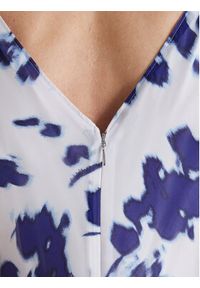 Calvin Klein Sukienka wieczorowa Printed Chiffon Sl Cowl LV044F029G Biały Regular Fit. Kolor: biały. Materiał: syntetyk. Styl: wizytowy #2