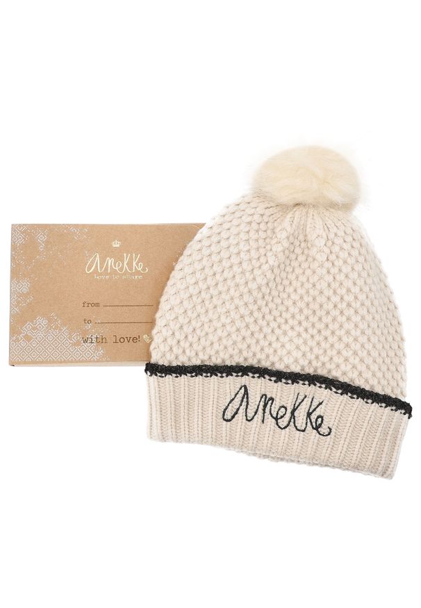 Biała Modna Damska Czapka Anekke. Kolor: biały. Materiał: materiał. Wzór: haft. Sezon: zima. Styl: casual, elegancki