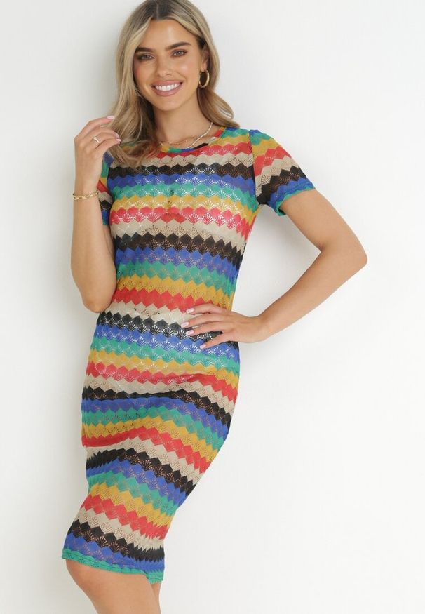 Born2be - Wielokolorowa Ażurowa Sukienka Pudełkowa Jacques. Kolor: niebieski. Wzór: ażurowy