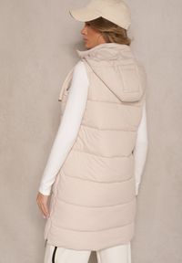 Renee - Jasnobeżowa Kamizelka Pikowana z Kapturem Ozdobiona Sznurkami Eleandra. Okazja: na co dzień. Typ kołnierza: kaptur. Kolor: beżowy. Materiał: jeans. Wzór: aplikacja. Styl: klasyczny, elegancki, casual #5