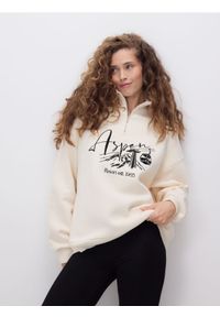 Reserved - Bluza z nadrukiem - kremowy. Kolor: kremowy. Materiał: dzianina, bawełna. Wzór: nadruk #1