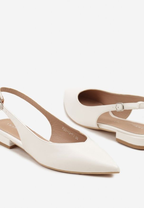 Renee - Białe Sandały Slingback Vices z Wkładką ze Skóry Naturalnej Lisanilis. Okazja: na spotkanie biznesowe, na spacer. Zapięcie: pasek. Kolor: biały. Materiał: skóra. Obcas: na obcasie. Styl: biznesowy