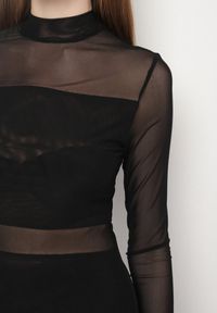 Born2be - Czarna Siateczkowa Sukienka Rozkloszowana Longsleeve z Domieszką Wiskozy Eprela. Okazja: na randkę. Kolor: czarny. Materiał: wiskoza. Długość rękawa: długi rękaw. Typ sukienki: rozkloszowane. Styl: klasyczny #3
