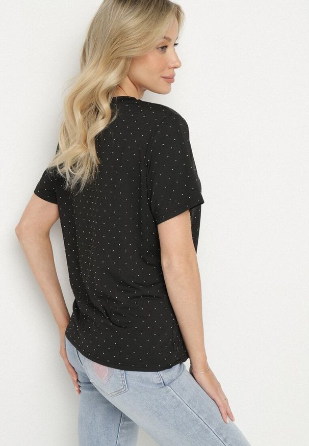 Born2be - Czarny T-shirt z Wiskozą i Cyrkoniami Sanistria. Okazja: na co dzień, na spacer. Kolor: czarny. Materiał: wiskoza. Styl: klasyczny, casual