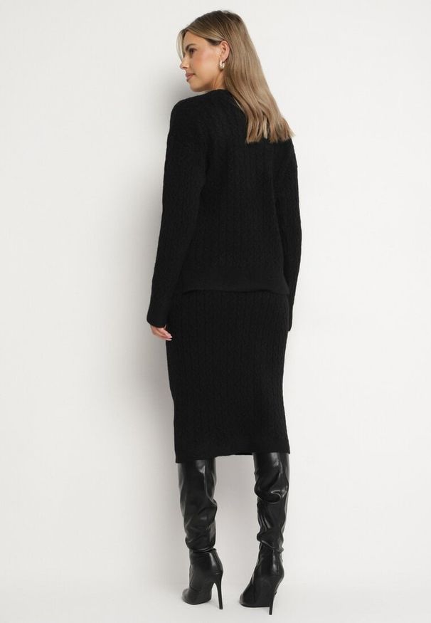 Born2be - Czarny Komplet Dzianinowy Sweter i Ołówkowa Spódnica z Ozdobnym Splotem Sairens. Kolor: czarny. Materiał: dzianina. Wzór: ze splotem