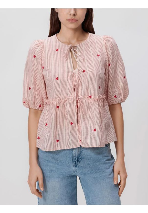 Reserved - Bluzka z baskinką - czerwony. Kolor: czerwony. Materiał: bawełna, tkanina