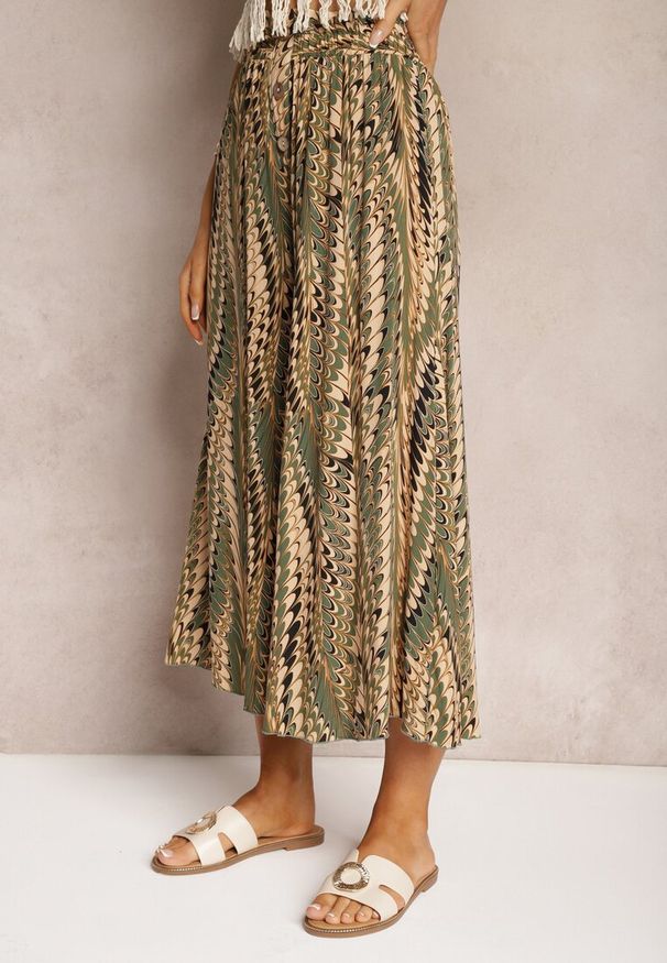 Renee - Zielono-Beżowe Spodnie High Waist o Szerokich Nogawkach z Wiskozy Wykończone Gumką w Talii Krifea. Okazja: na co dzień. Stan: podwyższony. Kolor: zielony. Materiał: wiskoza. Styl: casual