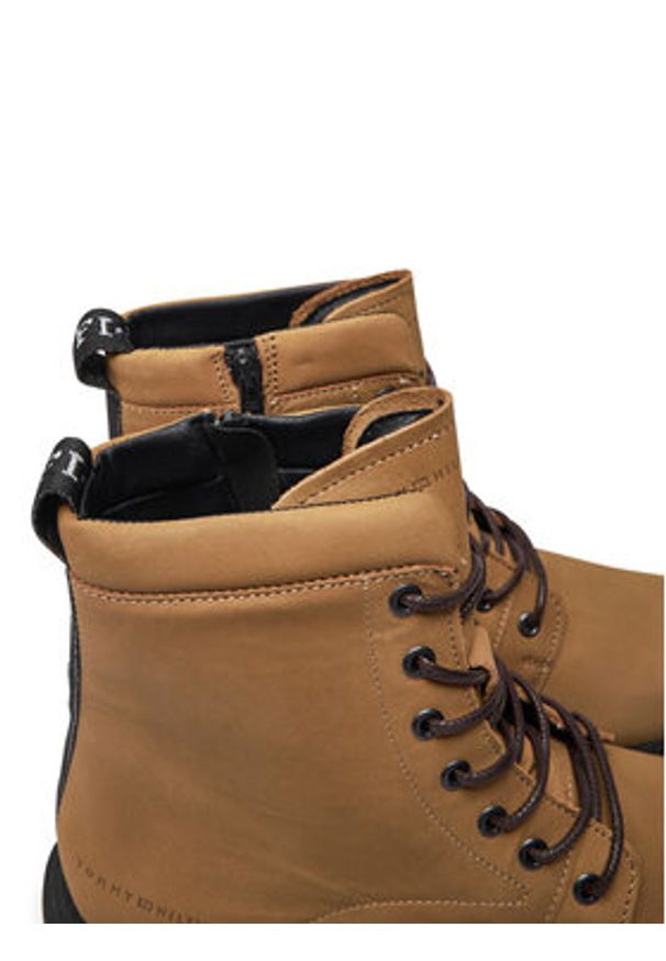 TOMMY HILFIGER - Tommy Hilfiger Trapery Casual Hilfiger Chunk Z Nbk Boot FM0FM05149 Brązowy. Okazja: na co dzień. Kolor: brązowy. Materiał: nubuk, skóra. Styl: casual
