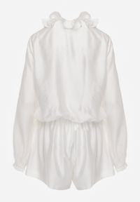 Renee - Biały Krótki Kombinezon z Falbankami i Bufiastymi Rękawami Danathise. Kolor: biały. Materiał: materiał, poliester. Długość: krótkie. Styl: elegancki #3