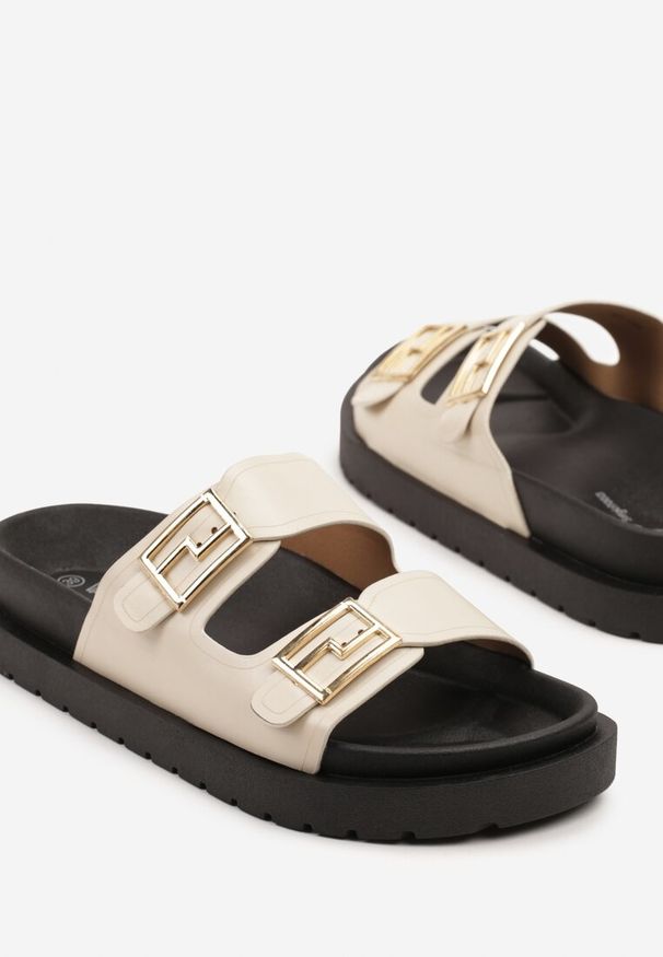 Renee - Beżowe Klapki Basic z Klamerkami Meralivia. Okazja: na co dzień. Kolor: beżowy. Sezon: lato. Obcas: na obcasie. Styl: casual, elegancki. Wysokość obcasa: niski