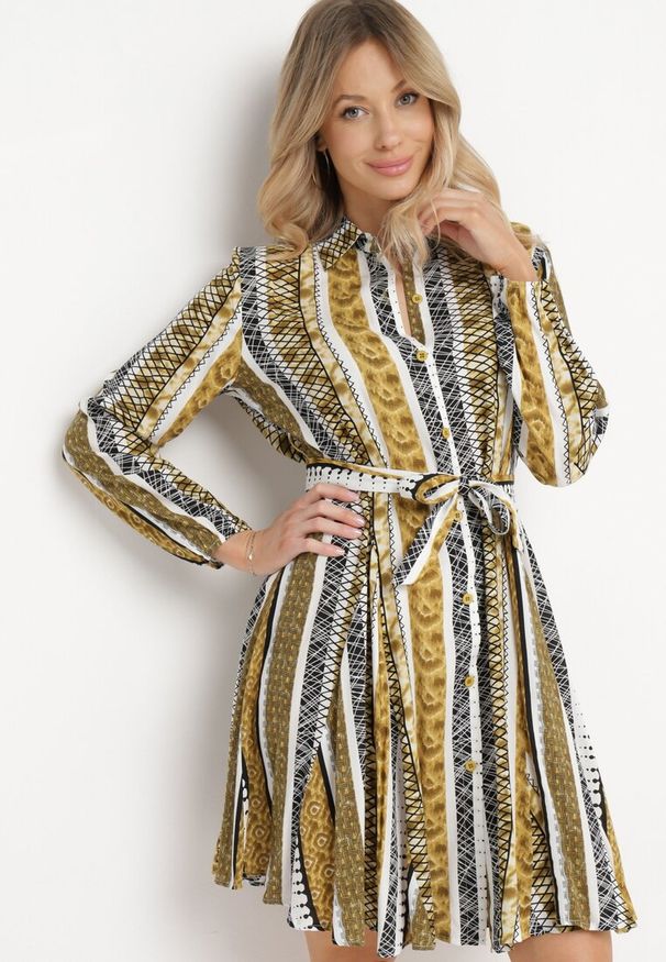 Born2be - Żółta Sukienka Koszulowa z Wiskozy Rozkloszowana z Materiałowym Paskiem Sigina. Okazja: do pracy. Kolor: żółty. Materiał: wiskoza, materiał. Długość rękawa: długi rękaw. Typ sukienki: koszulowe