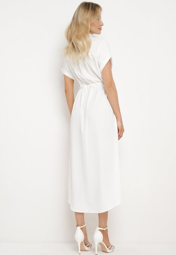 Born2be - Biała Koszulowa Sukienka z Krótkim Rękawem Zapinana na Guziki z Materiałowym Paskiem Piantia. Okazja: na co dzień, na imprezę. Kolor: biały. Materiał: materiał. Długość rękawa: krótki rękaw. Sezon: wiosna, lato. Typ sukienki: koszulowe. Styl: casual, elegancki